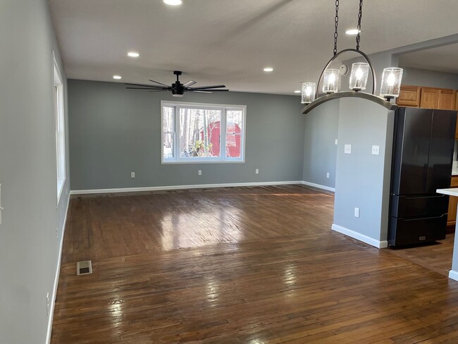 Photo - Beautiful 3 Bed, 2 Bath Home located in As...