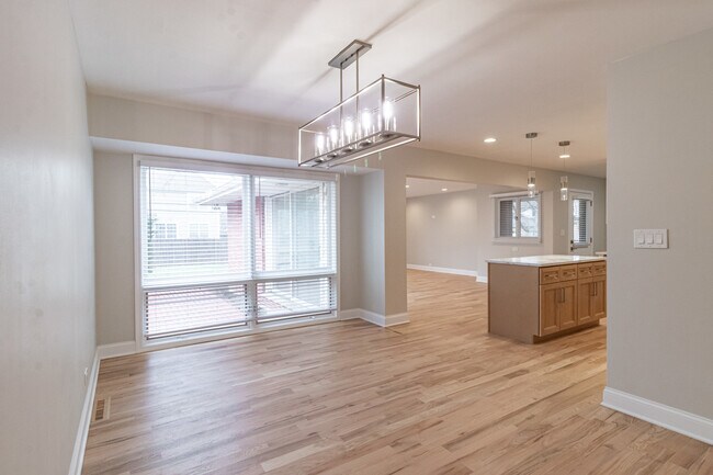 Photo - 1240 Warrington Rd