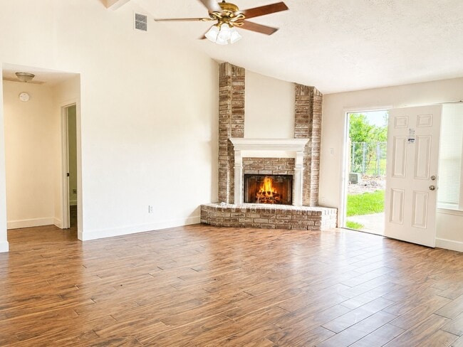 Building Photo - 17034 Coachmaker Dr