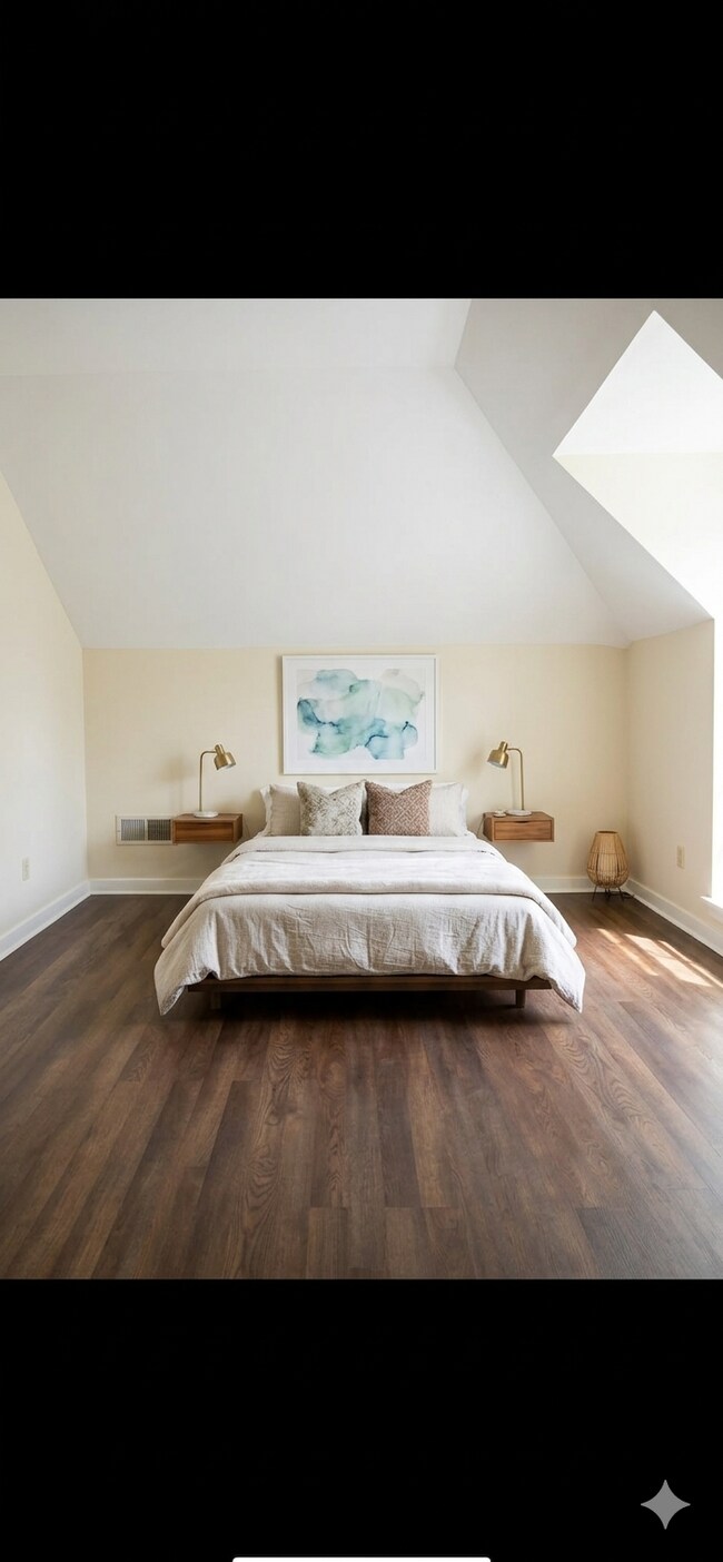 Photo - 2098 Court Ave Unit Apt. 2