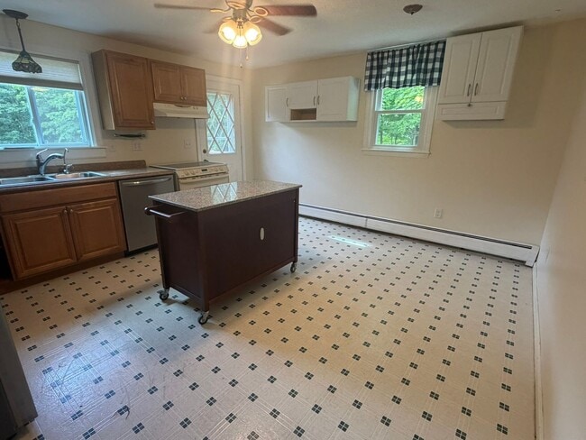 Photo - Spacious 2-Bedroom 1 1/2 bath- End-Unit Townhouse, Dunbarton, NH