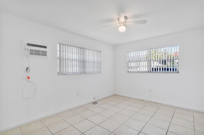 Photo - 16100 NE 19th Ct Unidad 4