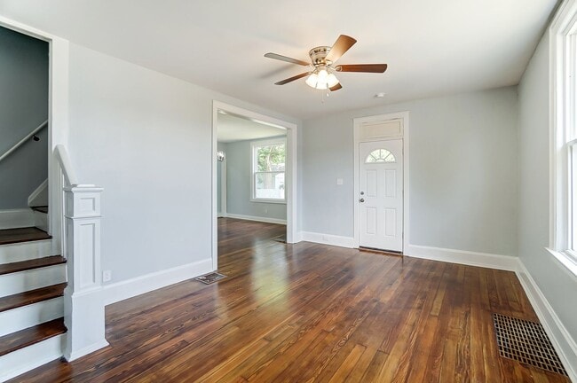 Photo - Spacious 3 Bedroom in Hamilton!