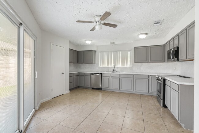 Photo - 16211 Olive Glen Dr