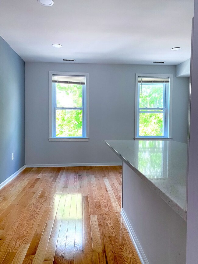 Photo - 2216 Summer St Unidad 2