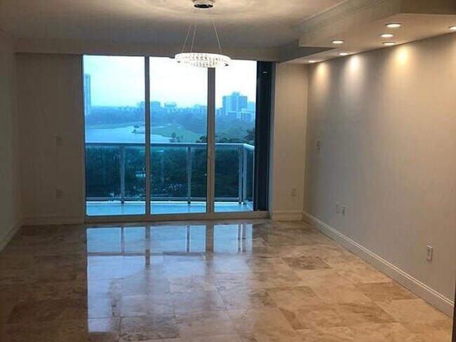 20201 E Country Club Dr