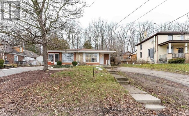 Photo - 368 Fountain St S