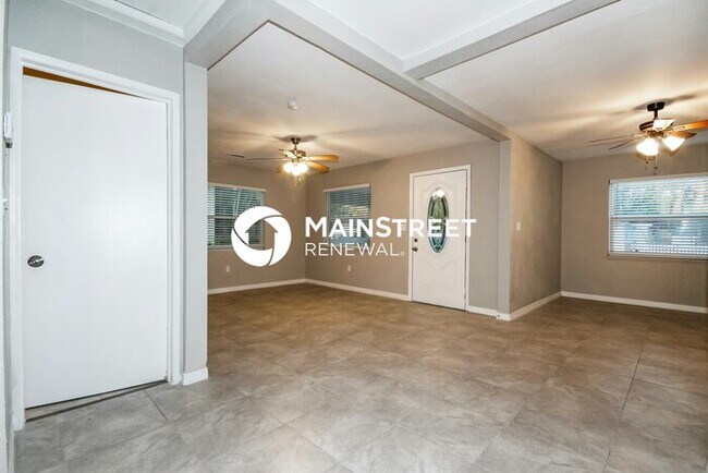 Photo - 3 Bedroom Pet-Friendly Home in St Petersbu...