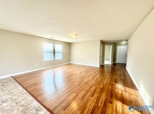 Photo - 142 Vancouver Rd