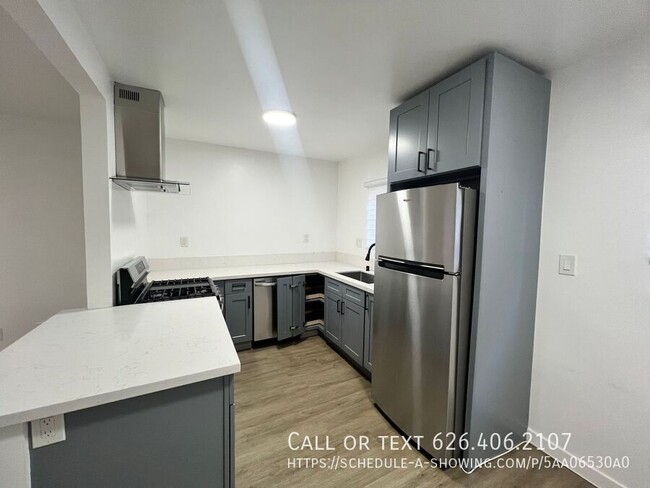 AVAILABLE NOW **4 WEEKS FREE** - AVAILABLE NOW **4 WEEKS FREE** Apartment Unit 6