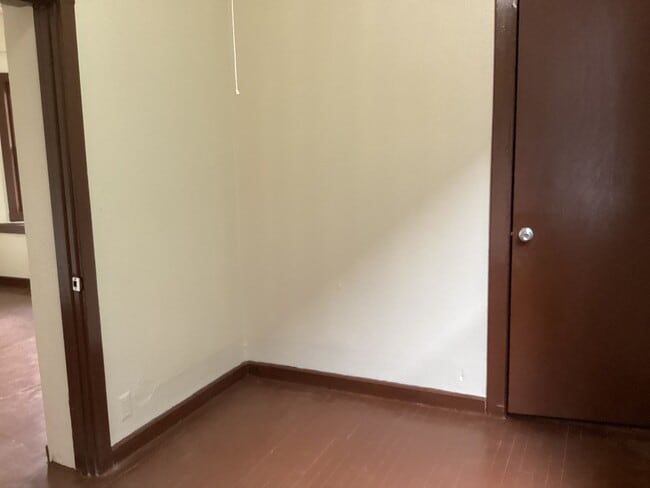 3 Bedroom Lower Duplex - 3 Bedroom Lower Duplex Apartment Unit Lower