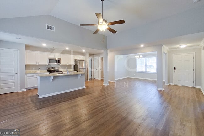 Photo - 203 Western Red Cedar Dr