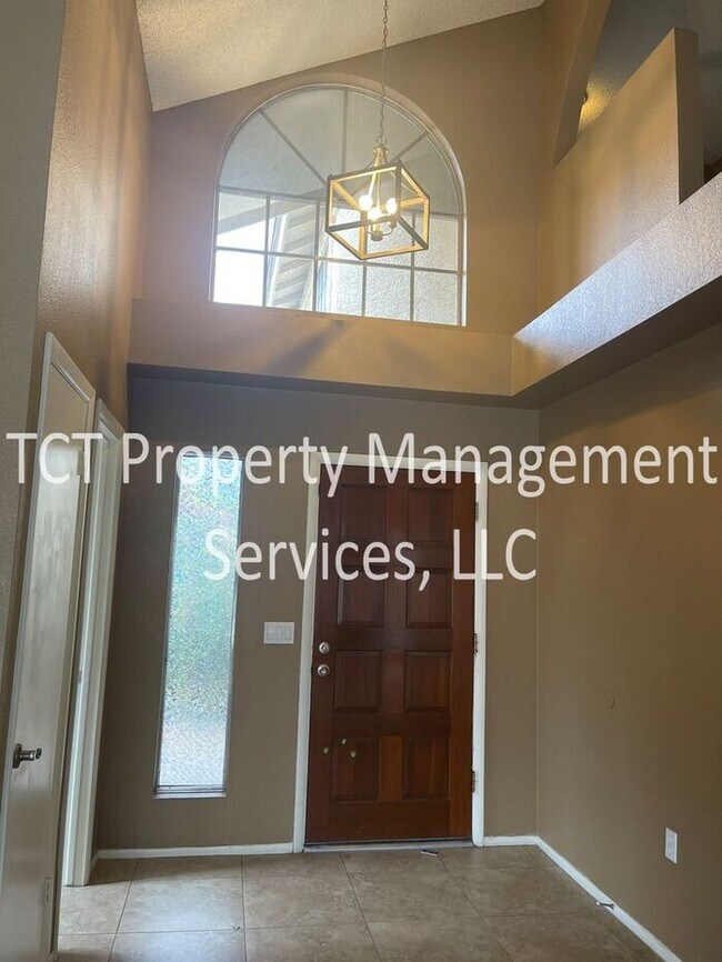 Photo - Spacious 3 Bedroom on Cul-de-Sac!