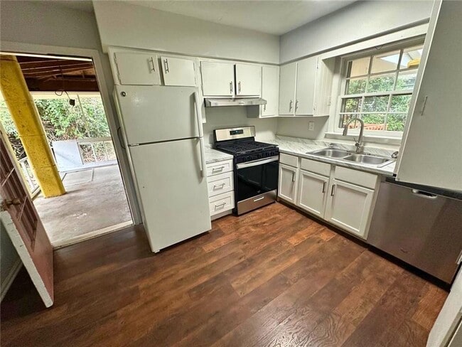 Photo - 4016 Shady Oak Ct