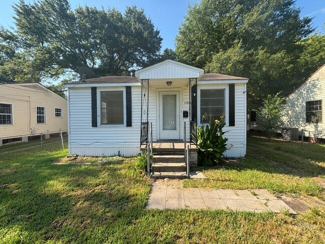 Building Photo - Charming 2 bedroom Rental