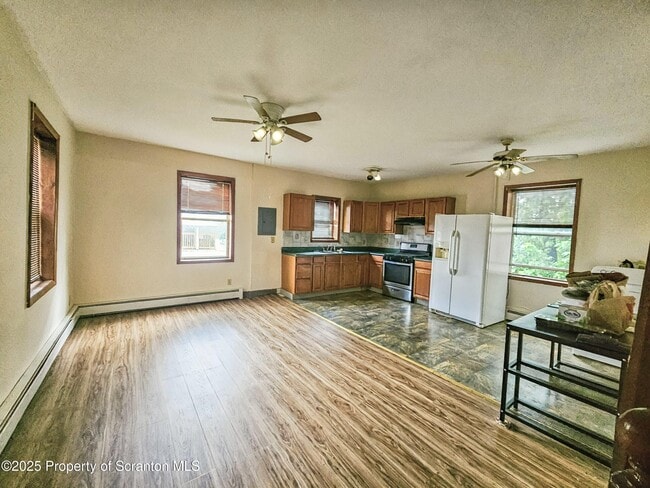 Photo - 14 Kulp Ave