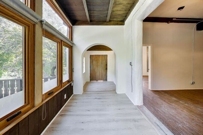 Photo - 7361 Claremont Ave Unidad 02