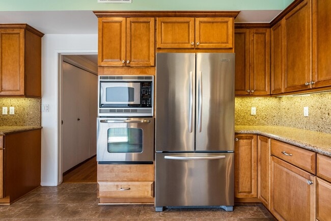 Photo - 10996 Wellworth Ave Unit 4