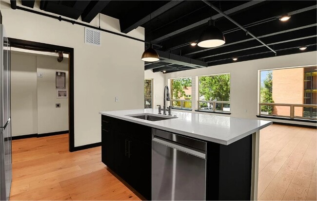 Photo - 20 Boulder Cres St Unit 201