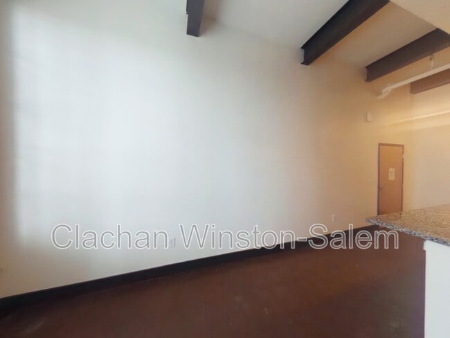 Building Photo - 101 E. Sixth St. Unit 407 Rental