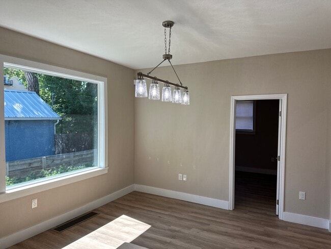 Photo - Remodeled Downtown Home!