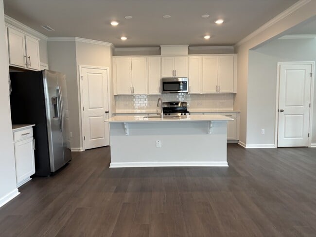 Photo - 525 Hanover Shr Ln