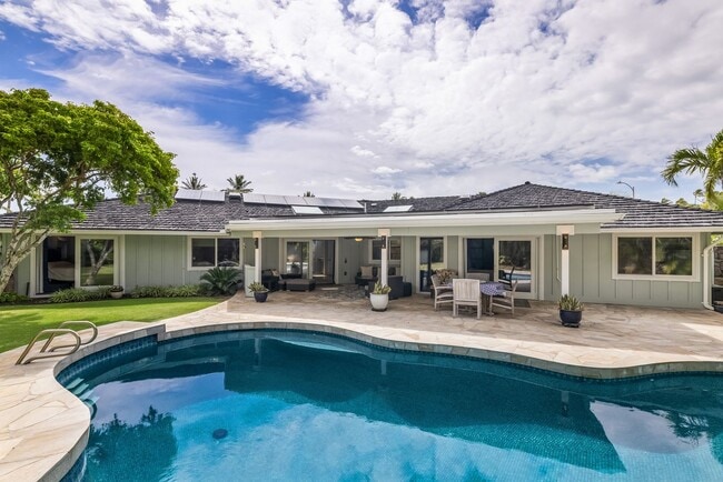 Building Photo - Rarely Available Exclusive Kailuana Loop Rental