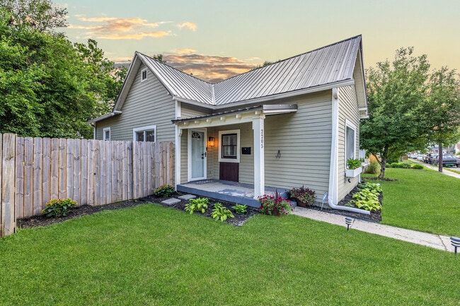 Photo - 2205 Pleasant St