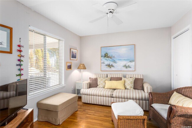 Photo - 455 W Shore Dr