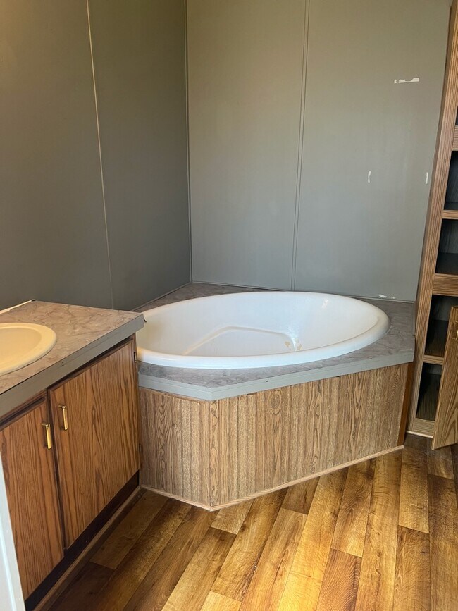 Photo - 204 E 1st St