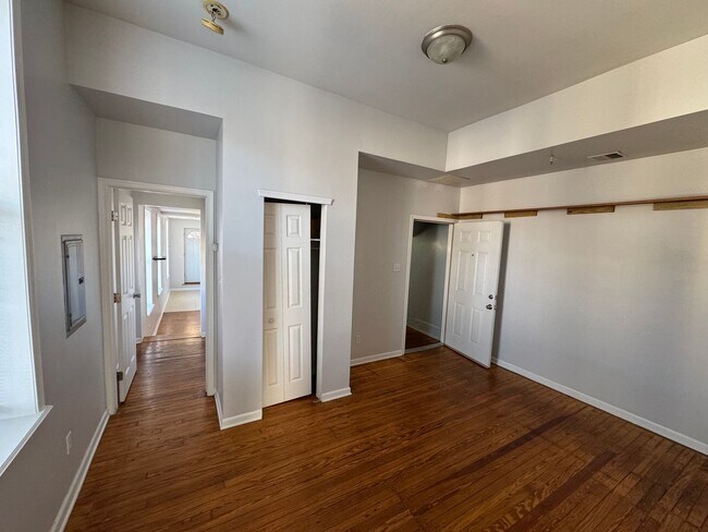 Photo - 341 W Girard Ave Unit 2nd Floor -