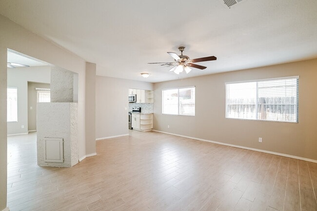 Photo - 18232 N 30th Pl