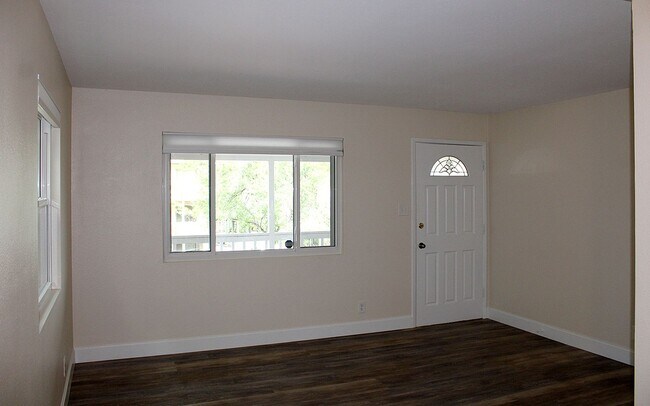 407 Hill Ave