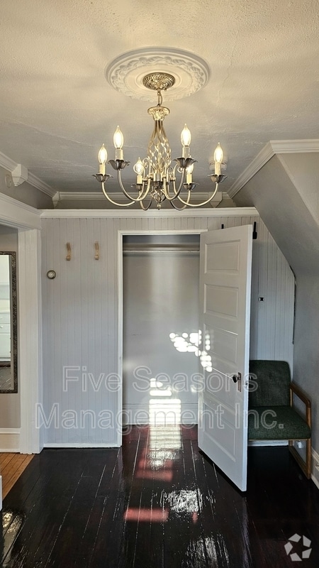 Building Photo - 205 N Willard St Rental
