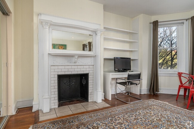 Building Photo - 2633 Adams Mill Rd NW Rental