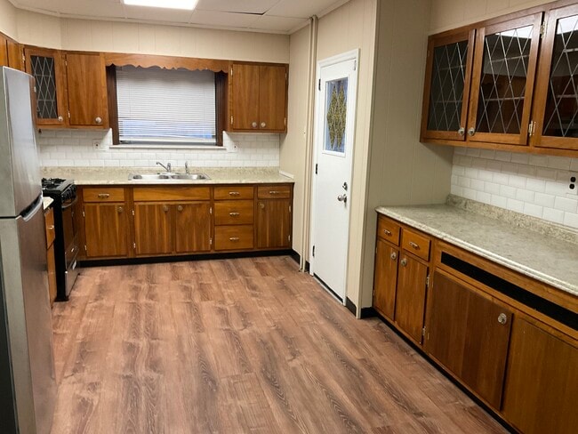 Photo - 348 N Simpson St