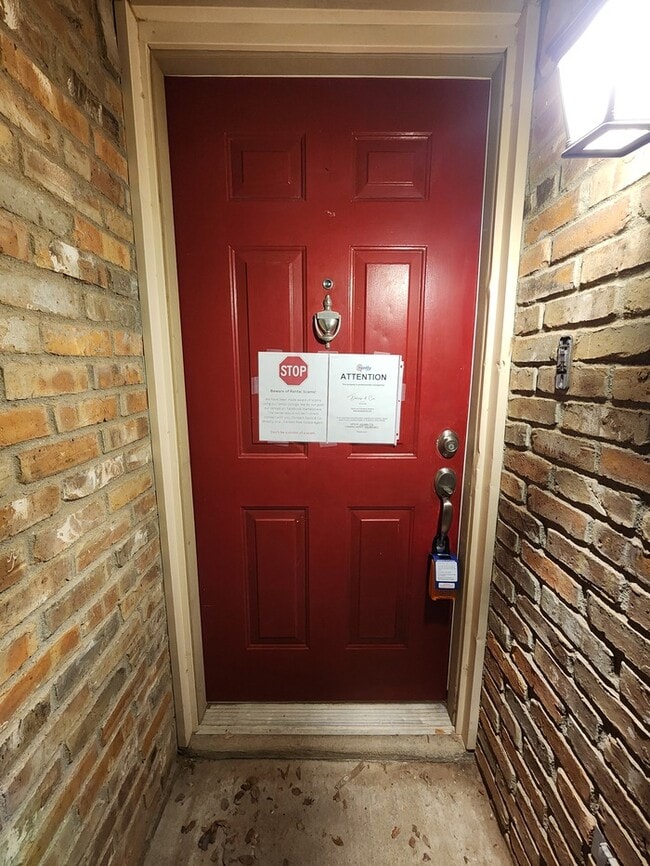 Photo - 2 bed 2 bath, 2 car garage