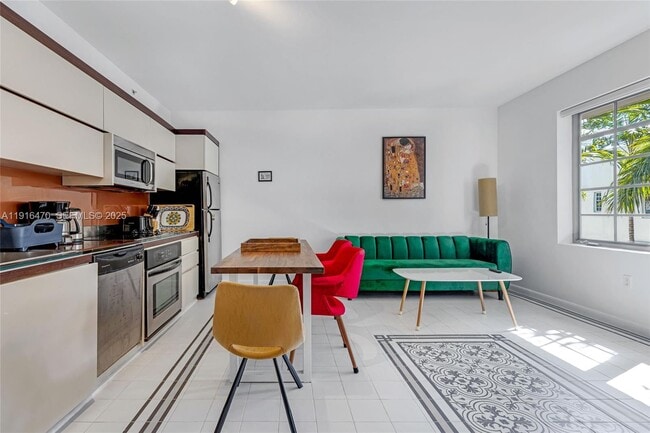 Photo - 435 21st St Unit 311