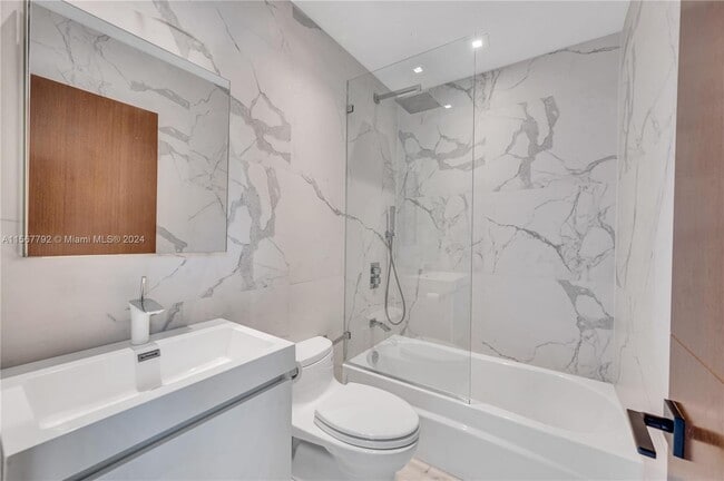Photo - 7833 Fowler St