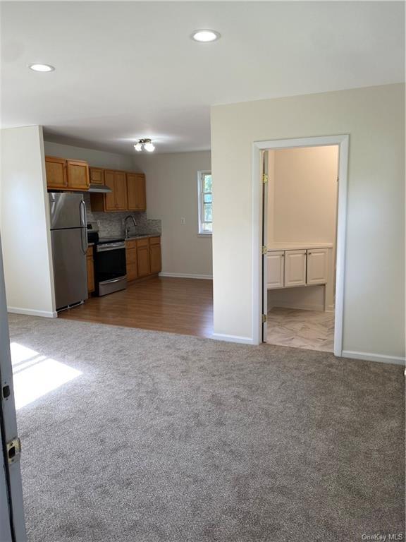 Photo - 3775 Mahopac St