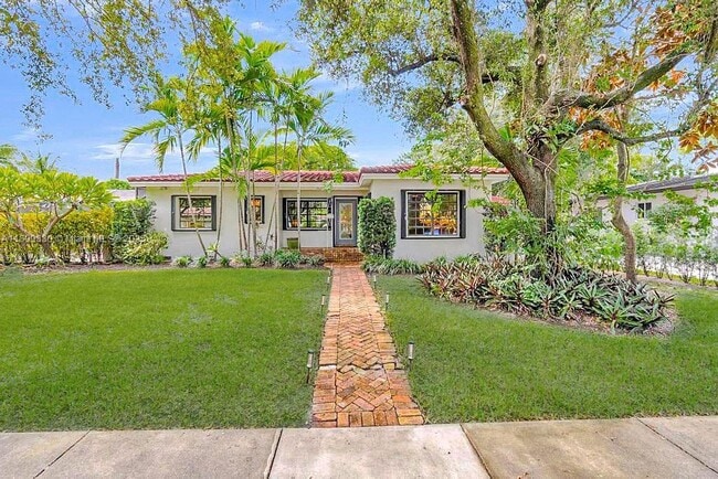 Photo - 364 Navarre Dr