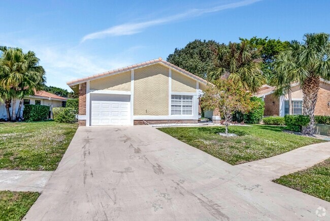 Building Photo - 19635 Back 9 Dr Rental
