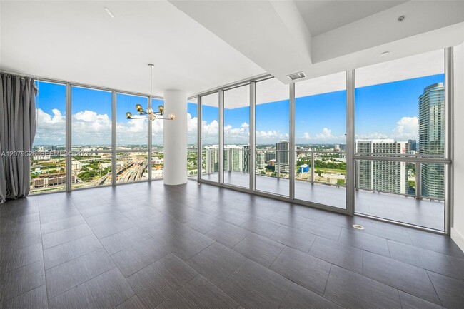 Photo - 1100 Biscayne Blvd