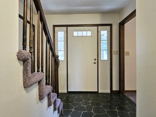 Photo - 474 N Maple St