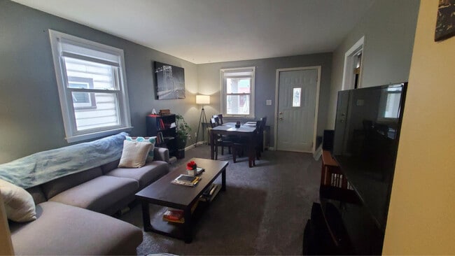 Photo - 1520 S 73rd St