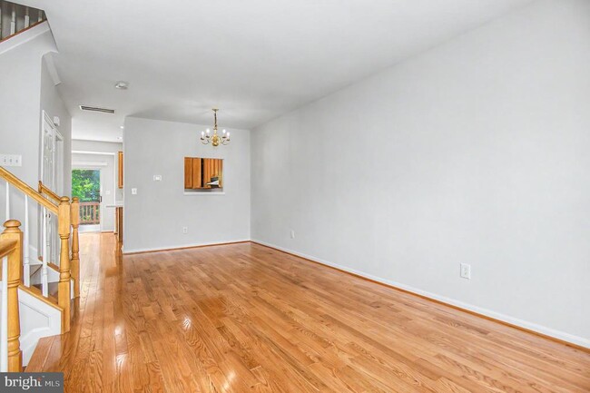 Photo - 45527 Grand Central Sq