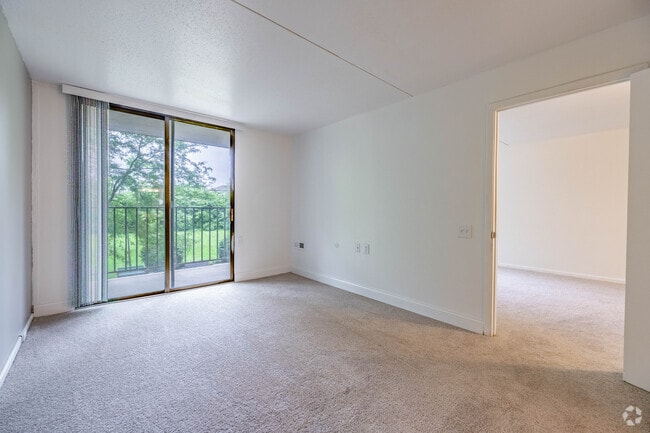 1BR, 1BA - 521SF - Primary Bedroom