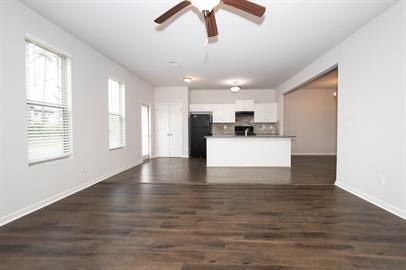 Photo - 156 Daisy Cir