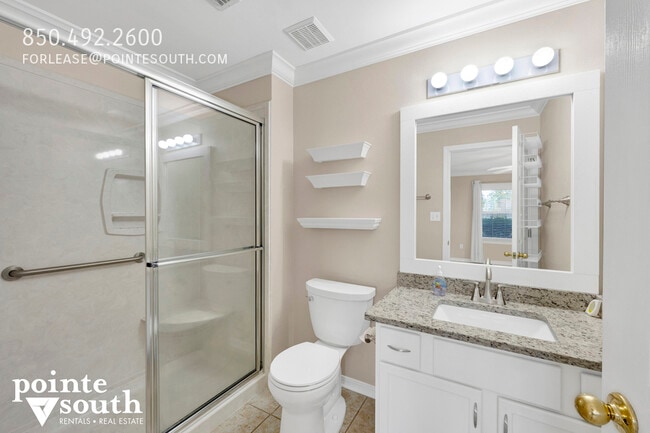 Photo - 2200 W 2nd St