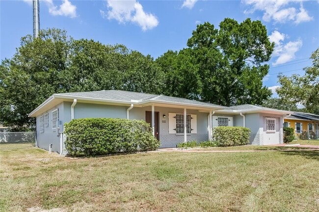 Photo - 804 Greenbriar Dr